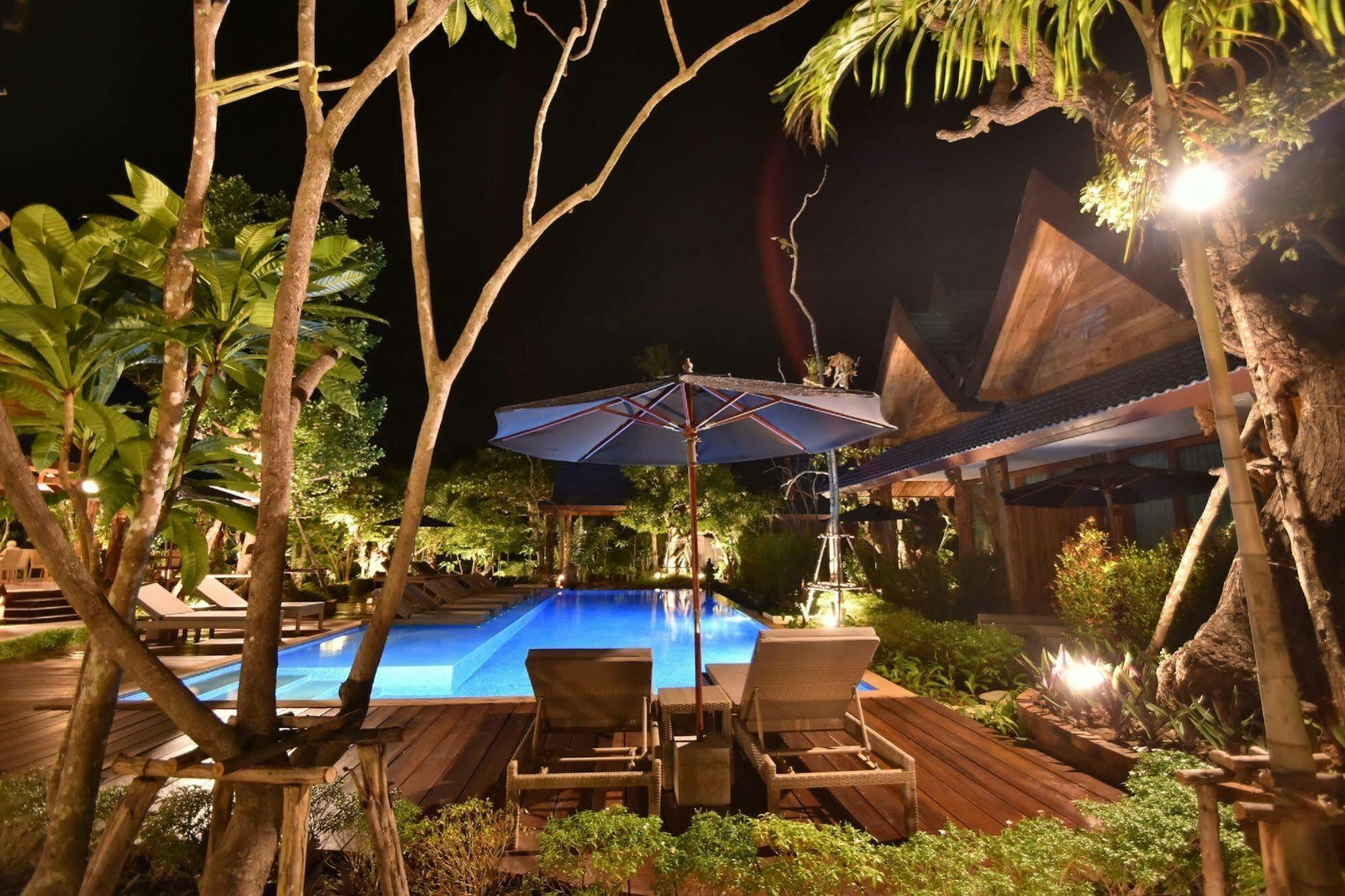 The Nine Thipthara Klongson Resort Ban Nong Thale Exterior foto